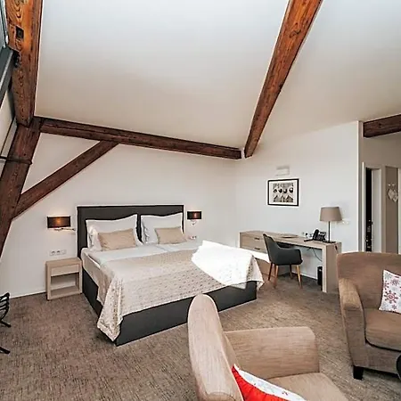 Chateau Gbelany Hotel Oscadnica