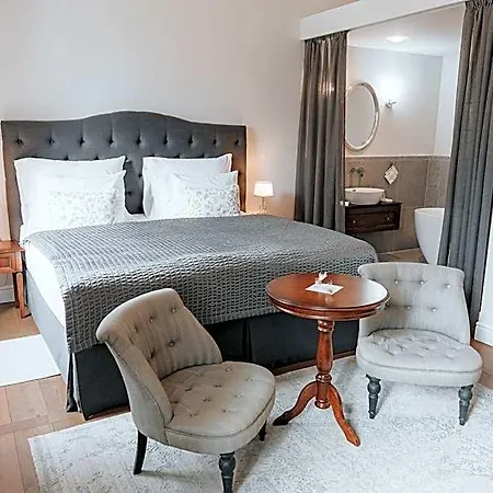 Chateau Gbelany 4* Oscadnica