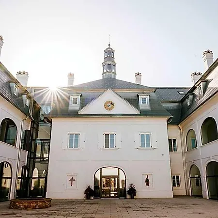 Hotel Chateau Gbelany Oscadnica